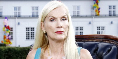 Gunilla Persson må bevise at moren (91) lever : - Jeg er så sint at jeg koker